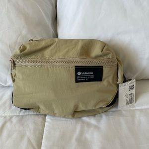 Lululemon Clean Lines Belt Bag 2L